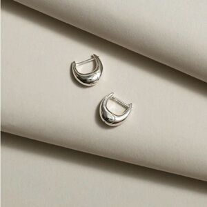 Madewell
Demi-Fine Puffy Hoop Earrings NWT